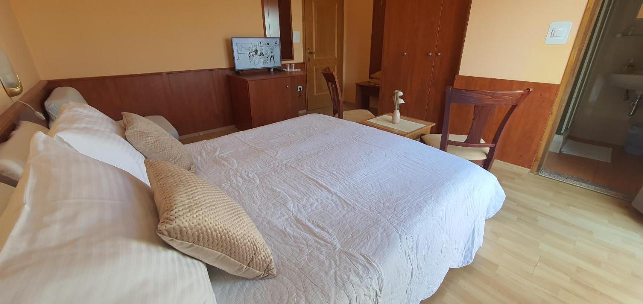 Garni Stanger Hotel Ловран Екстериор снимка