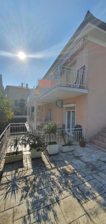 Garni Stanger Hotel Ловран Екстериор снимка